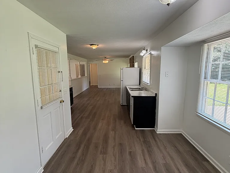 1796 Hickory St SE — Photo 4