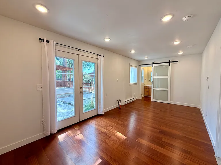 947 Terry St #A — Photo 18