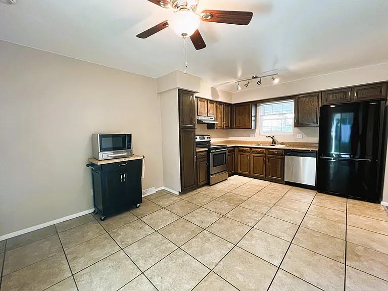 2826 S Wheeling Way — Photo 12