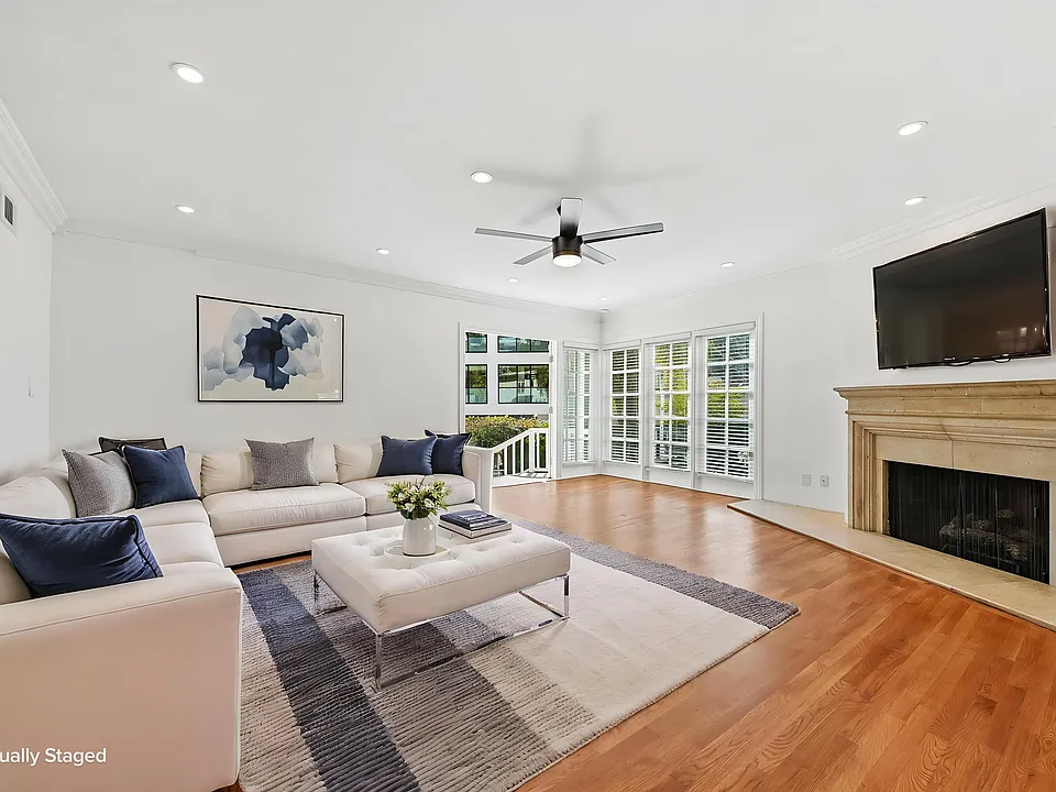 11688 Bellagio RD