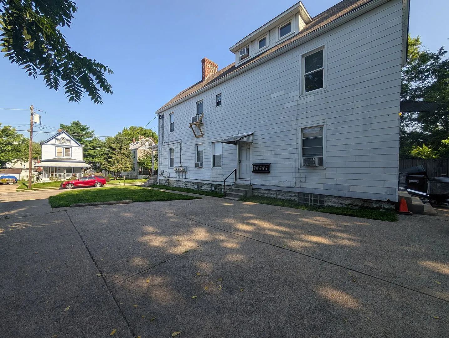 5118 Globe Ave — Photo 2
