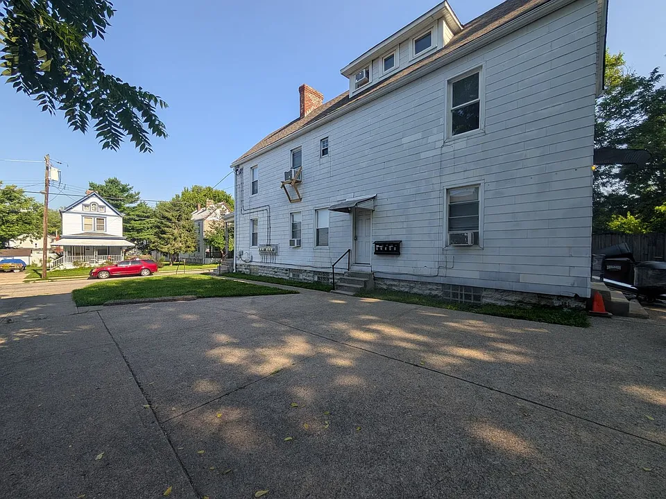 5118 Globe Ave