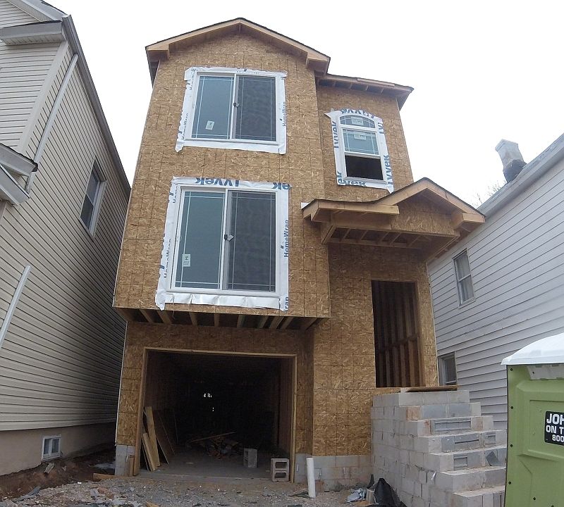 2nd image of 909 Anna St