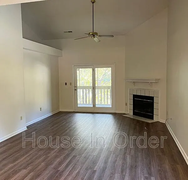 4 Timberlake Dr — Photo 3