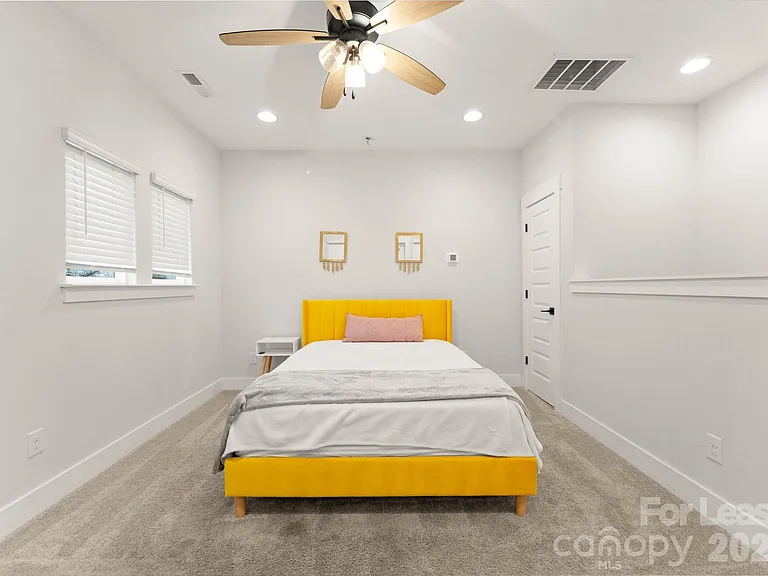 648 W End Dr — Photo 37