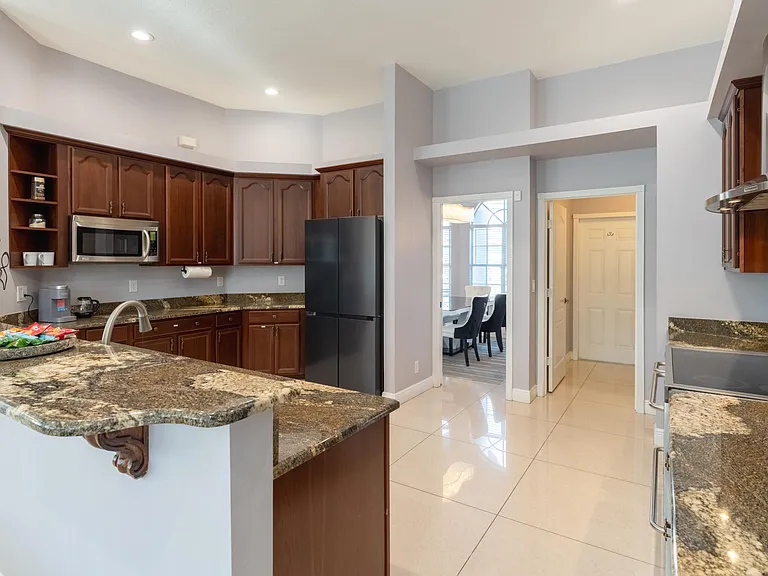 6138 NW Ginger Ln — Photo 7