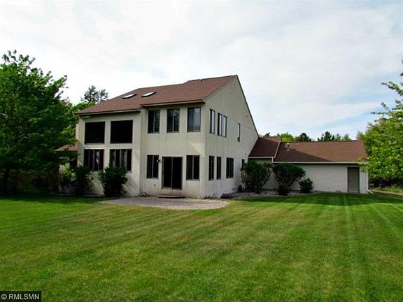 3rd image of 521 Buffalo Hills Ln W