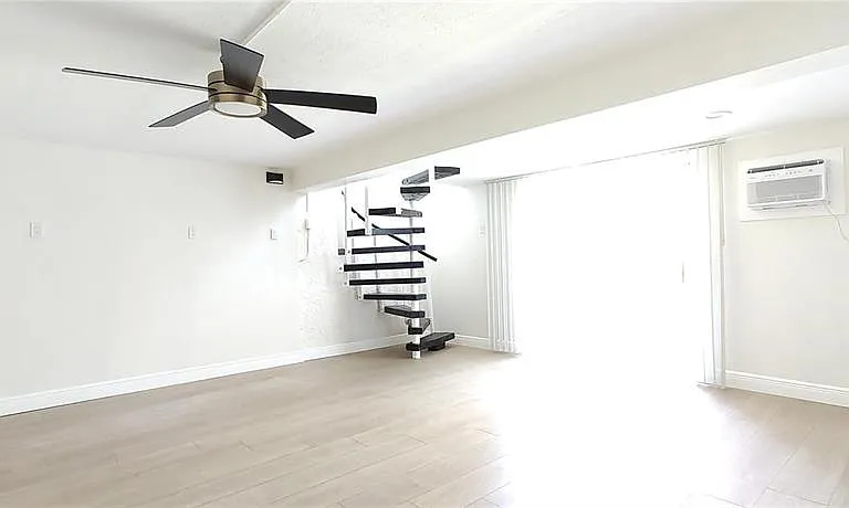 255 Capri Cir N #36 — Photo 16
