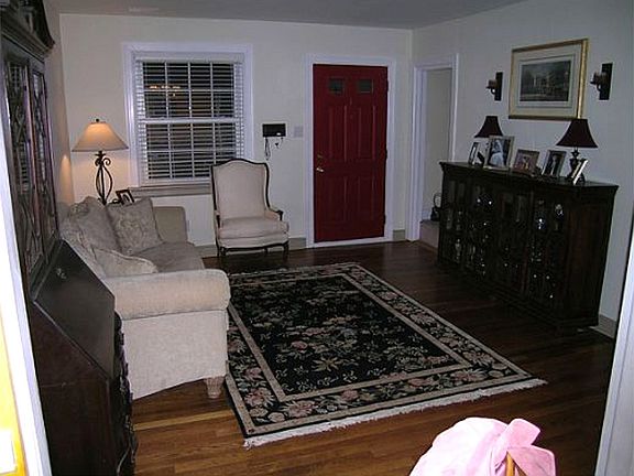3rd image of 4700 Fitzhugh Ave