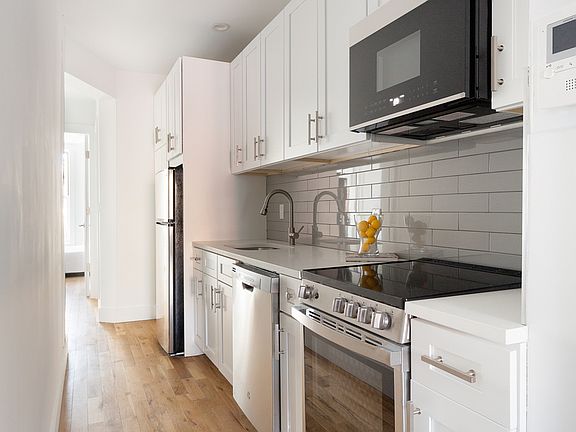 4th image of 365 5th Ave APT 3R