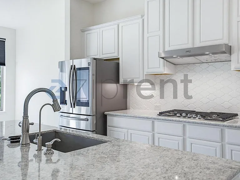 28414 Shailene Dr — Photo 9