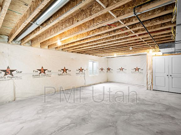 3rd image of 918 W Independence Way