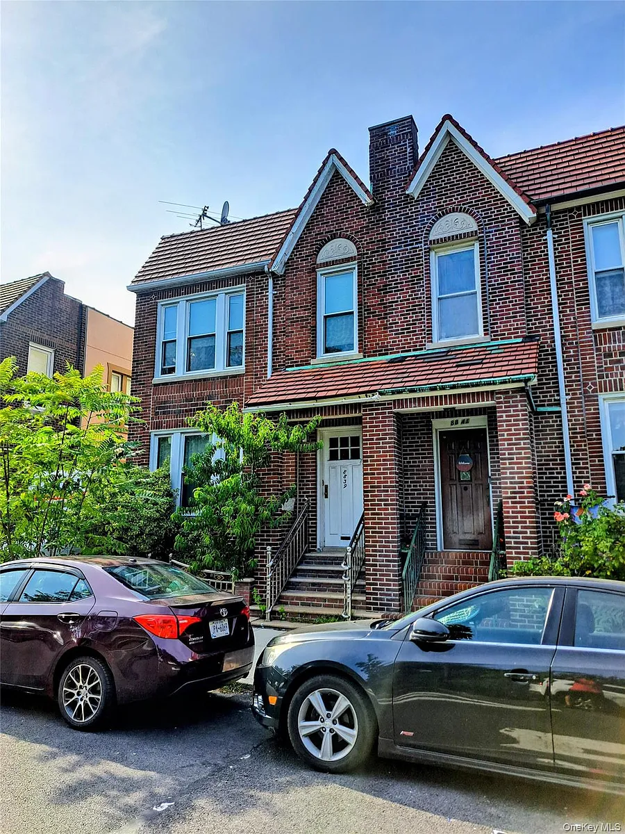 Building Photo - 8839 82nd Ave #1