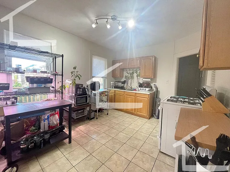 509 Washington St #2 — Photo 11