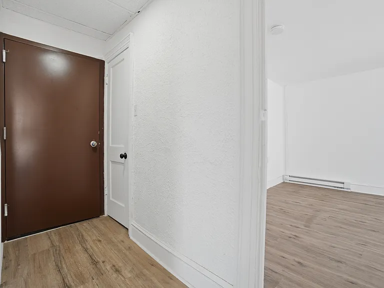 157 W Washington St — Photo 14