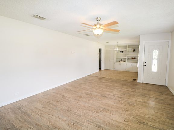 4th image of 500 E 12th St