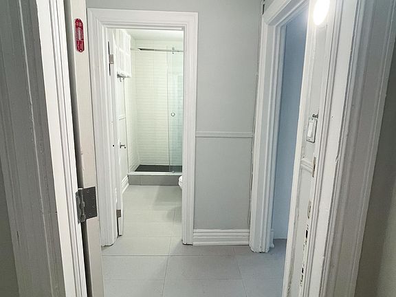 3rd image of 345 Gladstone Ave #1