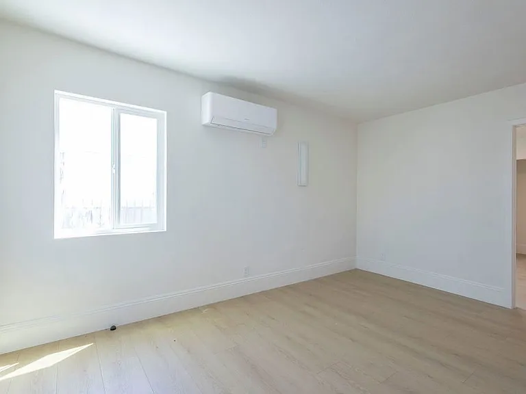 914 E Martin Luther King Jr Blvd #914.5 — Photo 10