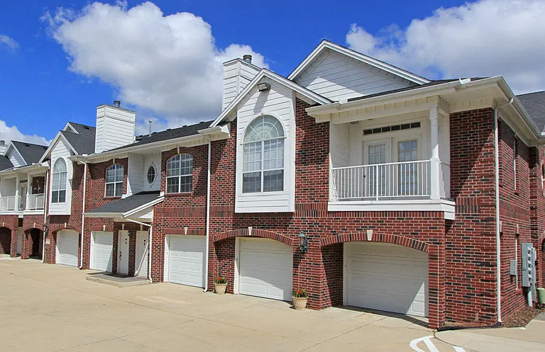 SaddleBrook Apartments — Photo 26