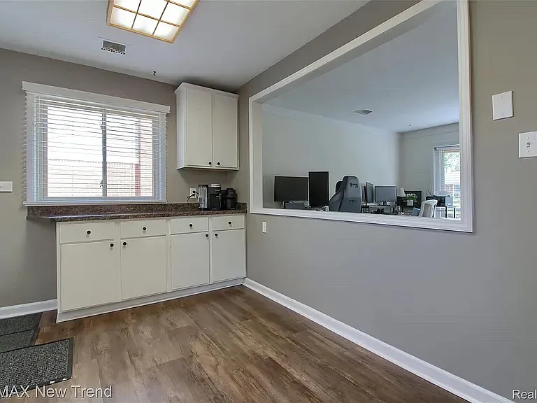 254 Harvard Ave — Photo 8