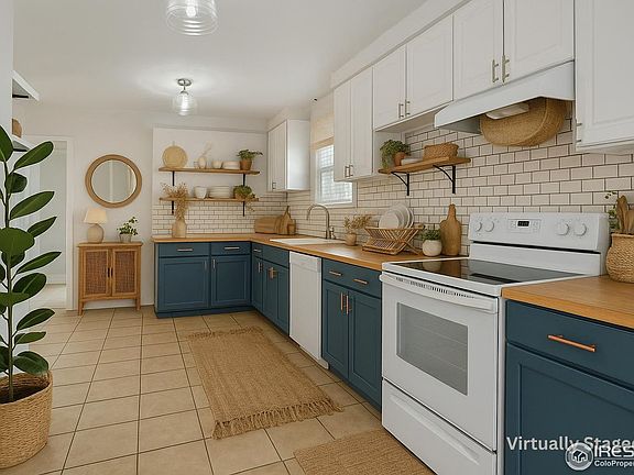 4th image of 405 Maple St