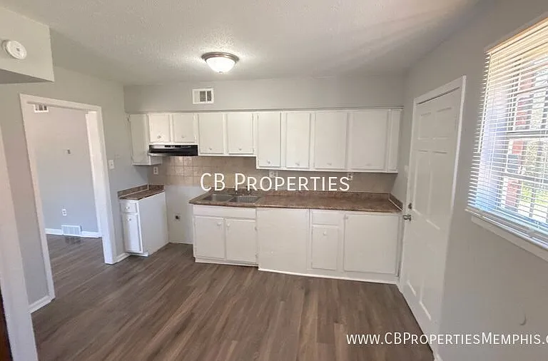 5655 Myers Rd — Photo 2