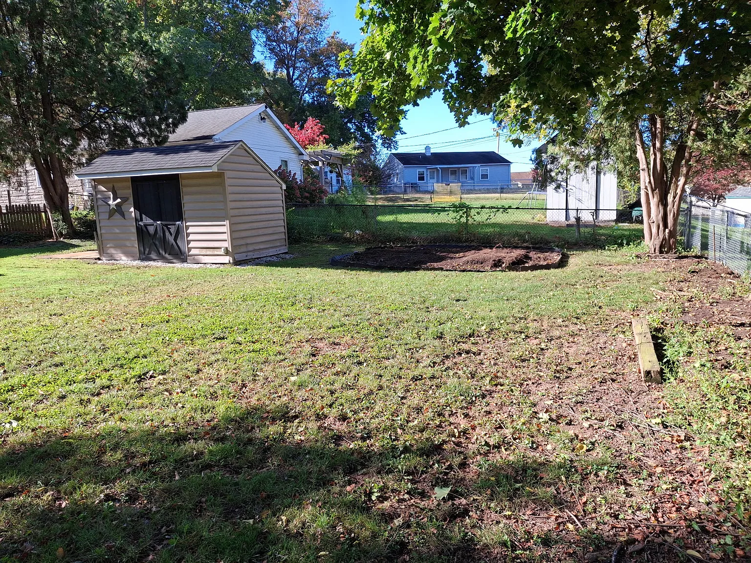 3 bed, 1.5 bath, 1200 sqft, $2,450 — Photo 3