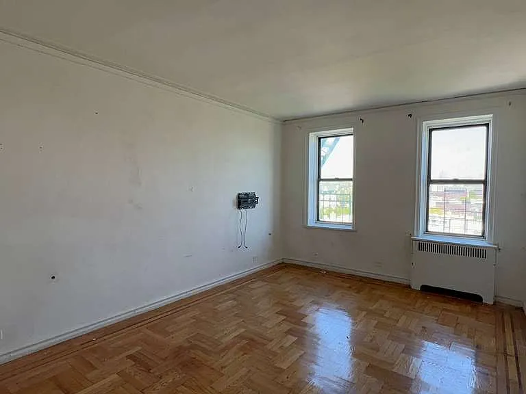 1756 Clay Ave #5E — Photo 1