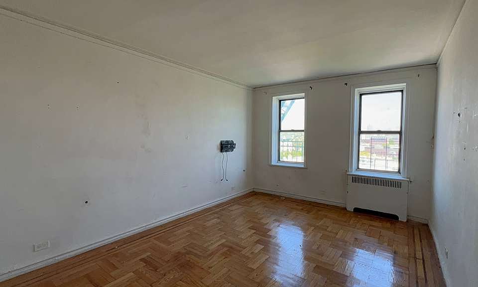 1st image of 1756 Clay Ave #5E