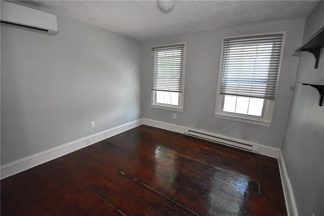 2 bed, 896 sqft, $1,100 — Photo 3