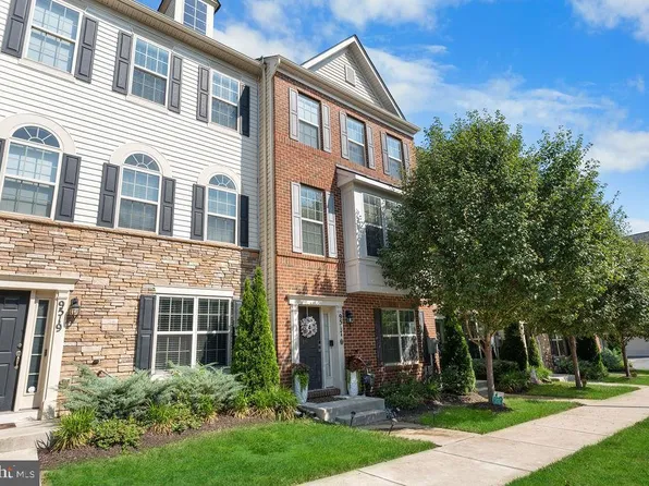 9517 Smithview Pl, Lanham, MD 20706