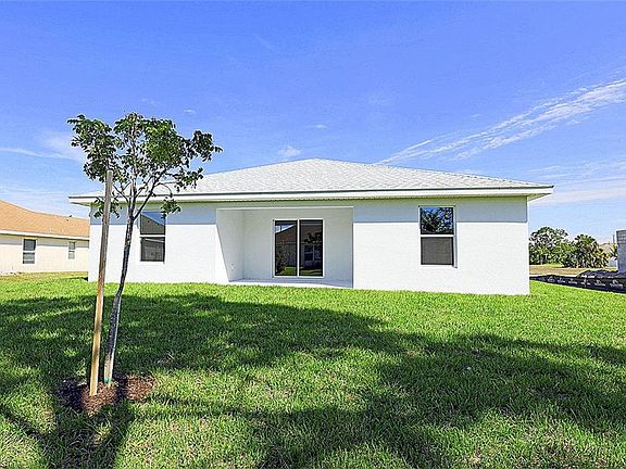 3rd image of 3018 NW Douglas Cir
