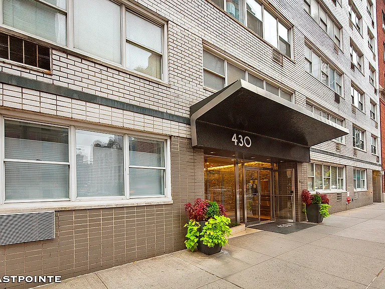 430 W 34th St #12F — Photo 1