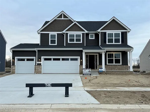 52137 Wellington Valley Dr, Macomb, MI 48042