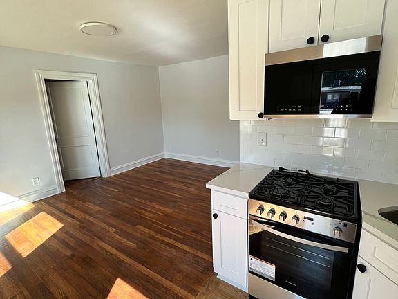 3rd image of 4518 Grove Ave APT 03