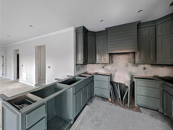 4th image of 11 Francis Ln