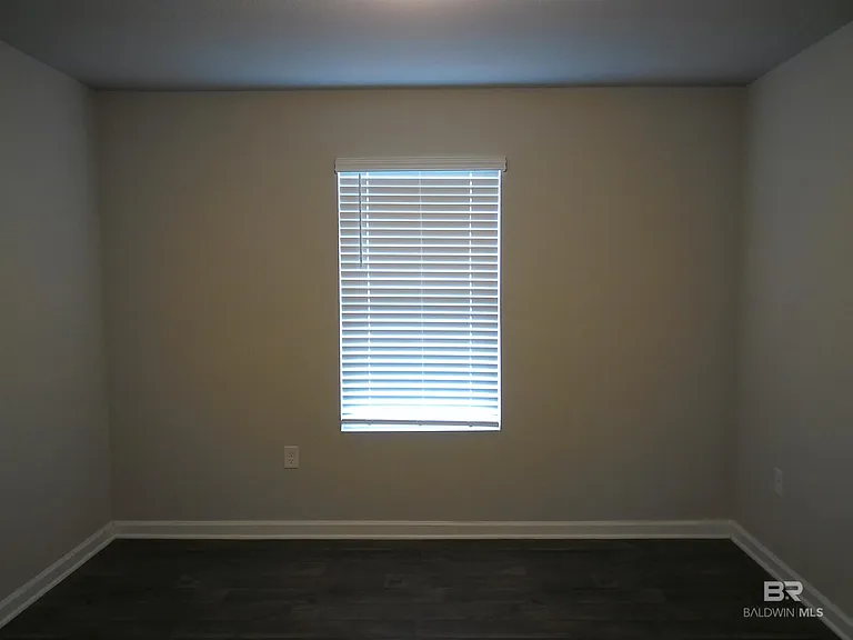224 Fulham Ln — Photo 12