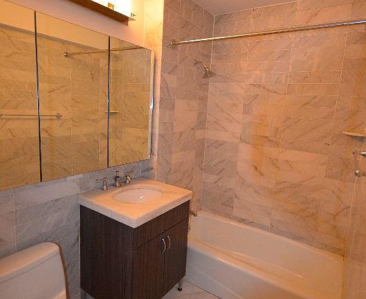 4th image of 350 W 37th St Frnt 1