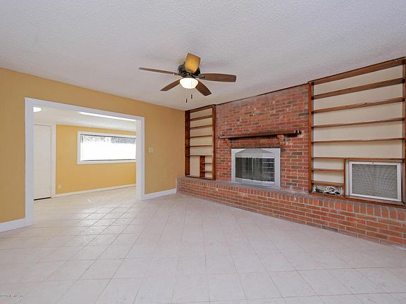 3rd image of 11935 Dowling Ln