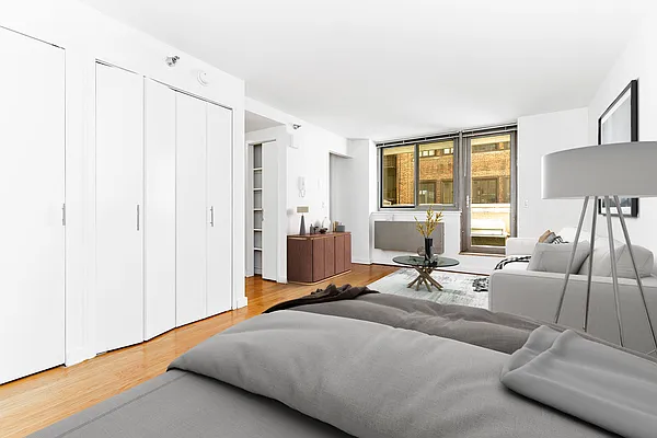 Rented by REAL New York | media 21