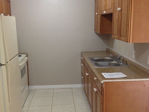 5th image of 8809 Crestview Dr APT B