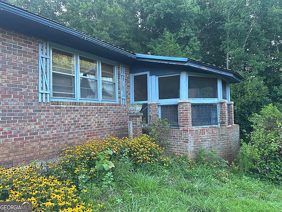 3rd image of 1069 Harbert Valley Rd
