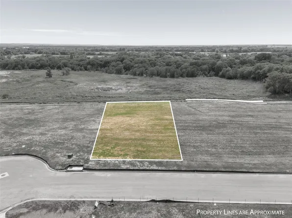 105 Amistad Circle Cir, Mc Gregor, TX 76657