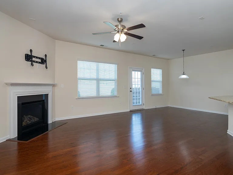114B Clarendon St — Photo 14