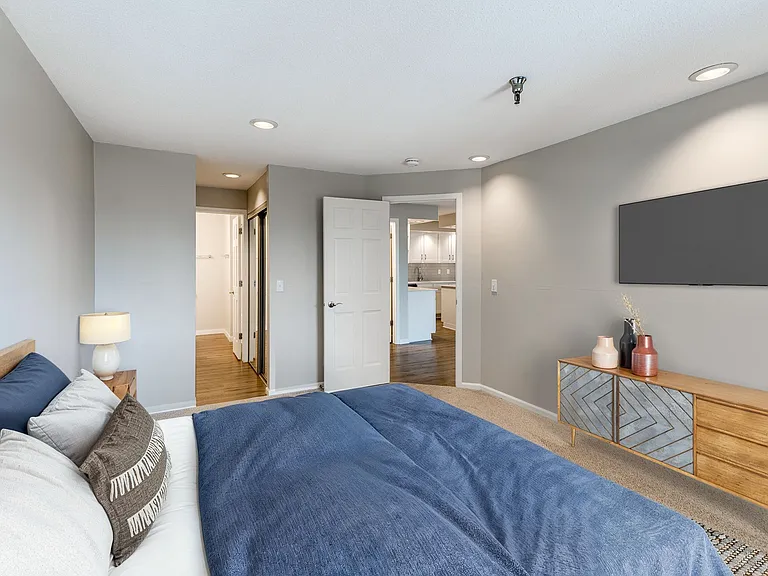 Waconia - 2 Bed / 2 Bath - 1,036 Sq.Ft.