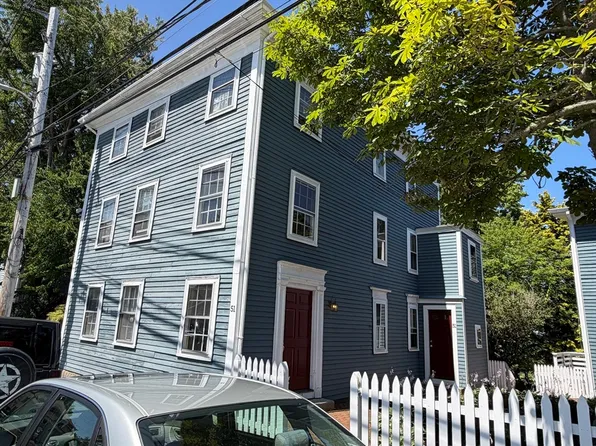51 Elm St Floor 2, Marblehead, MA 01945