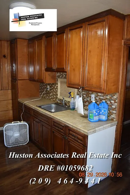 1702 Sunnyside, Stockton CA — Photo 4