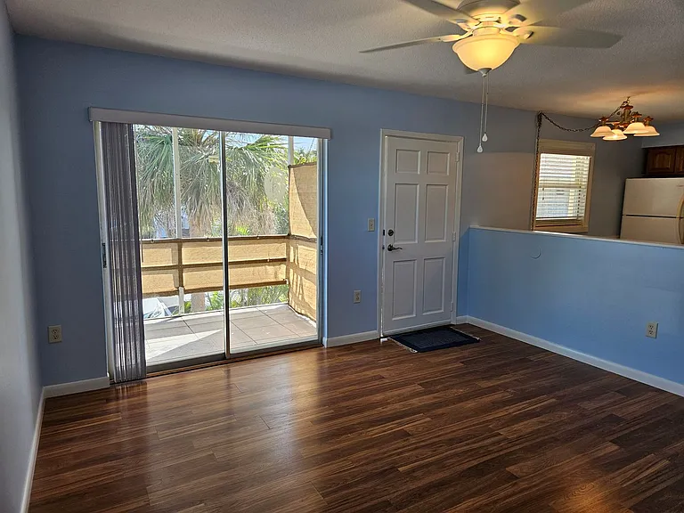 370 Base Ave E #210 — Photo 17