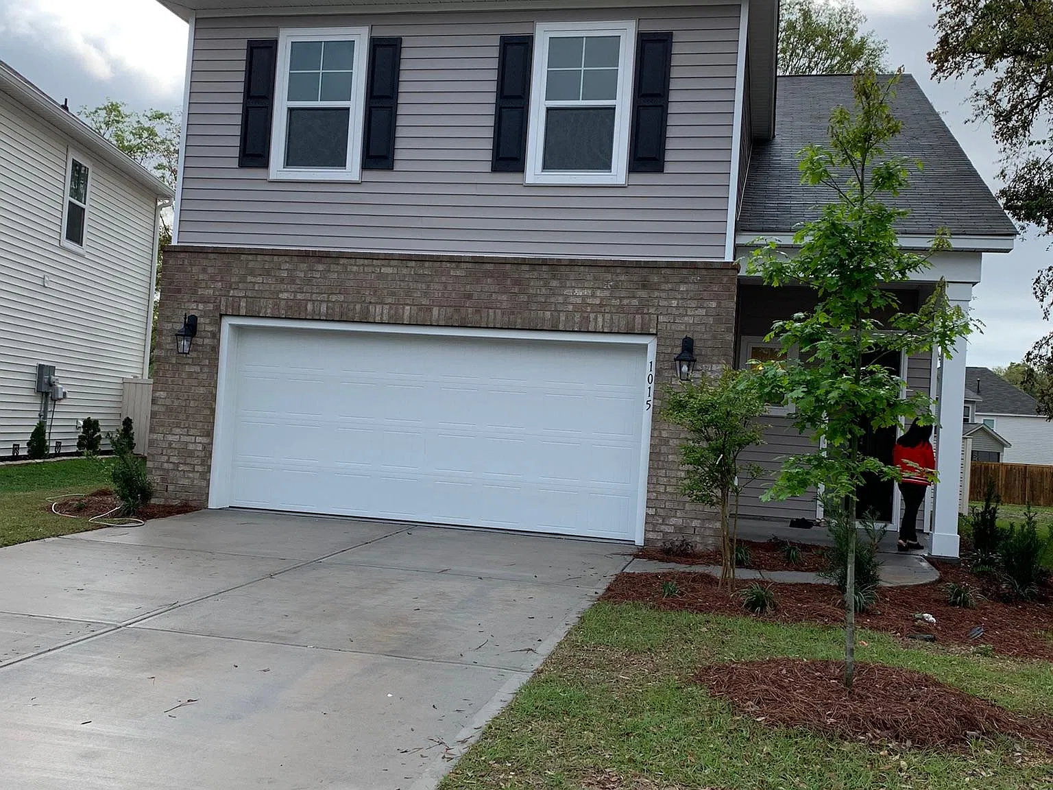 5 bed, 3.5 bath, 2800 sqft, $3,800 — Photo 2