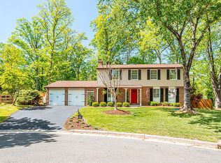 101 Hemlock Ct, Sterling, VA 20164